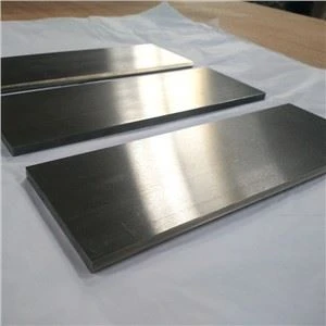 Tấm titan: Vật liệu cao cấp cho ứng dụng công nghiệp và y tế